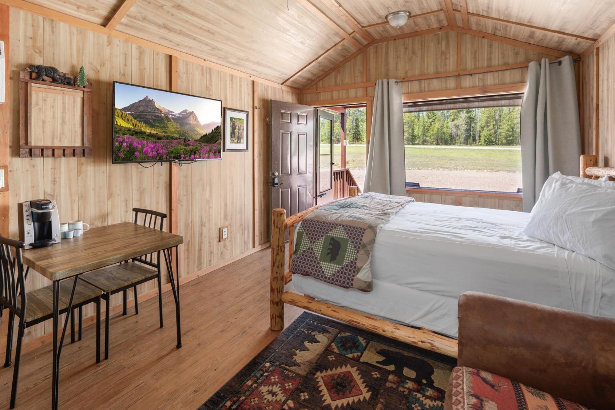 Sky Eco - Glacier General Store And Cabins Coram Exterior foto